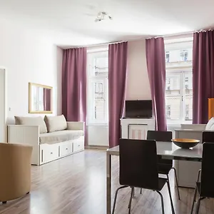 royal-bellezza-apartments.praguehotelsweb.com/